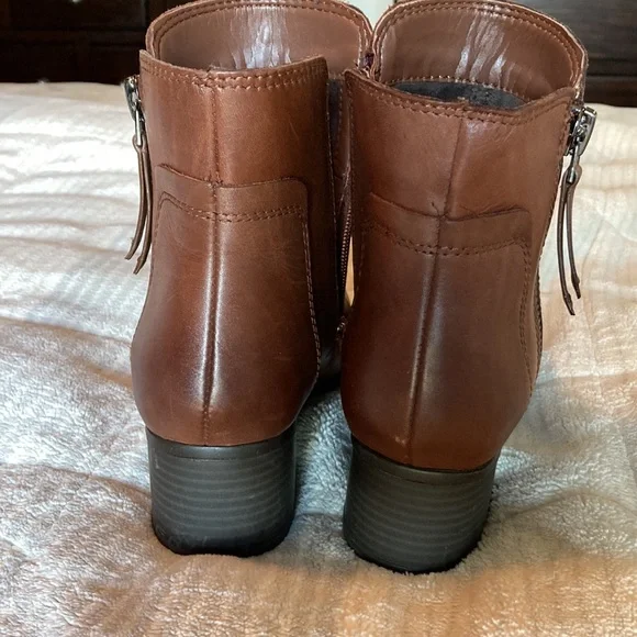 Comfy Naturalizer waterproof booties. Worn twice. Great condition. - Picture 9 of 9